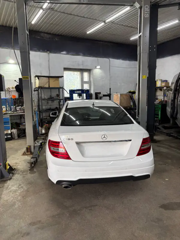 Mercedes-Benz C-Class — фото из автосервиса
