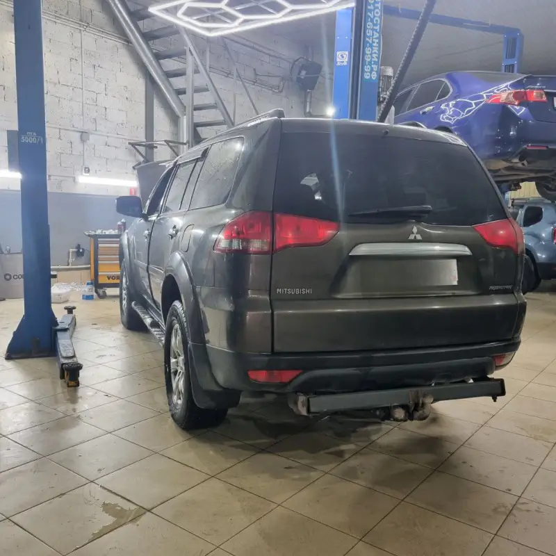 Mitsubishi Pajero Sport — фото из автосервиса