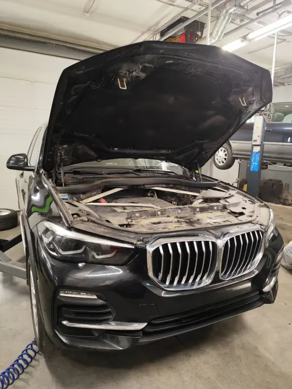 BMW x5 — фото из автосервиса