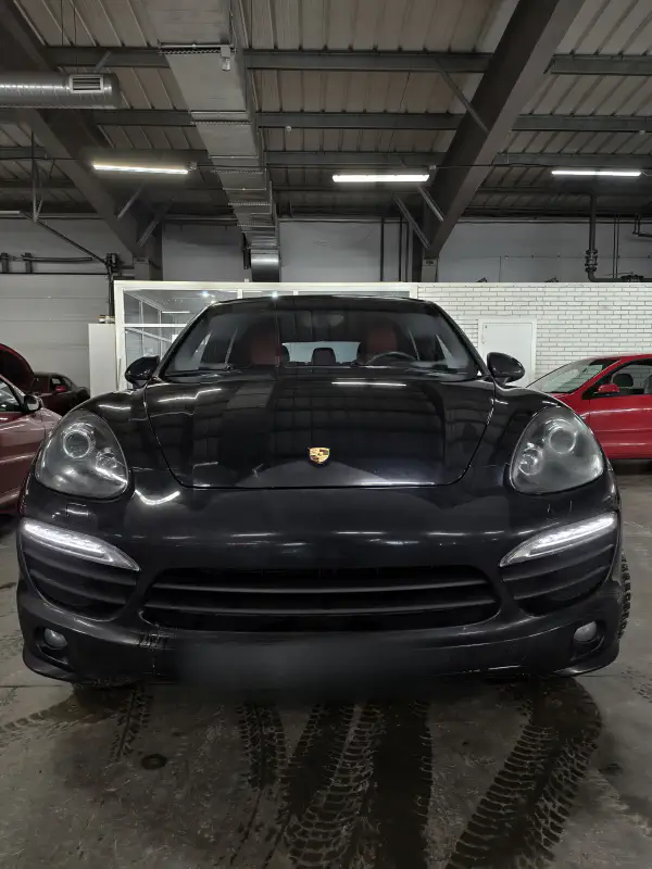 Porsche Cayenne — фото из автосервиса