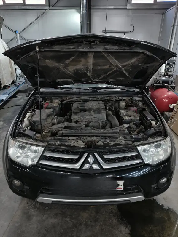 Mitsubishi — фото из автосервиса