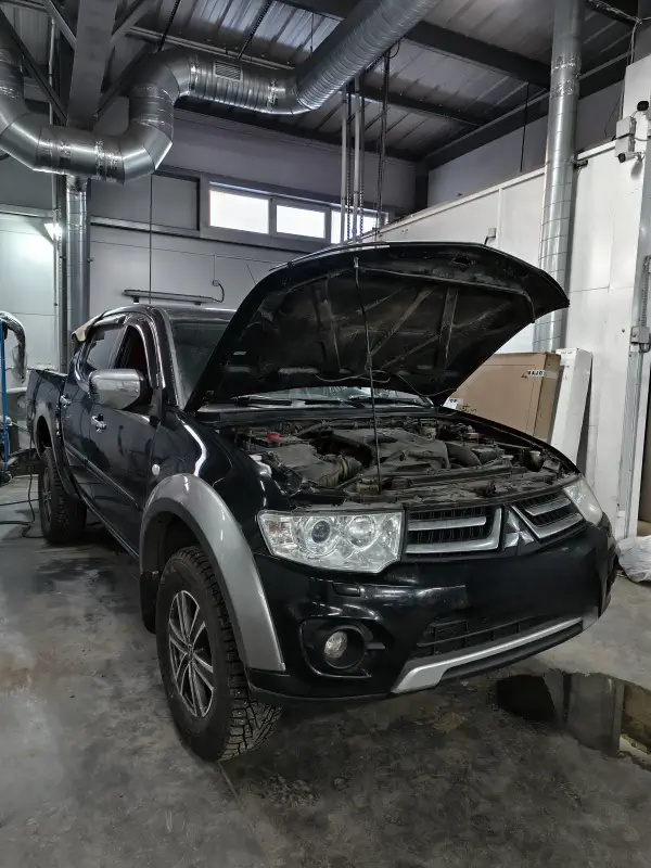 Mitsubishi — фото из автосервиса