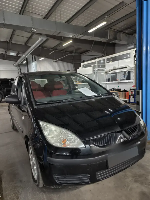 Mitsubishi Colt — фото из автосервиса