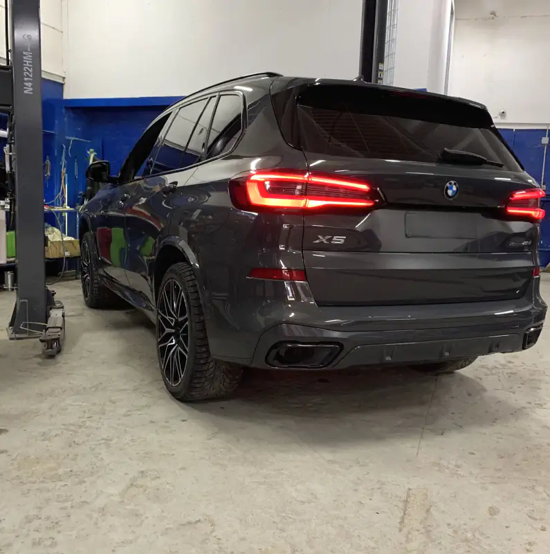 BMW x5 — фото из автосервиса