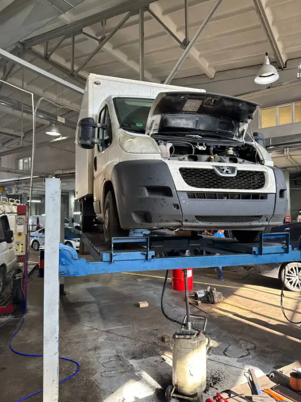 Peugeot Boxer — фото из автосервиса